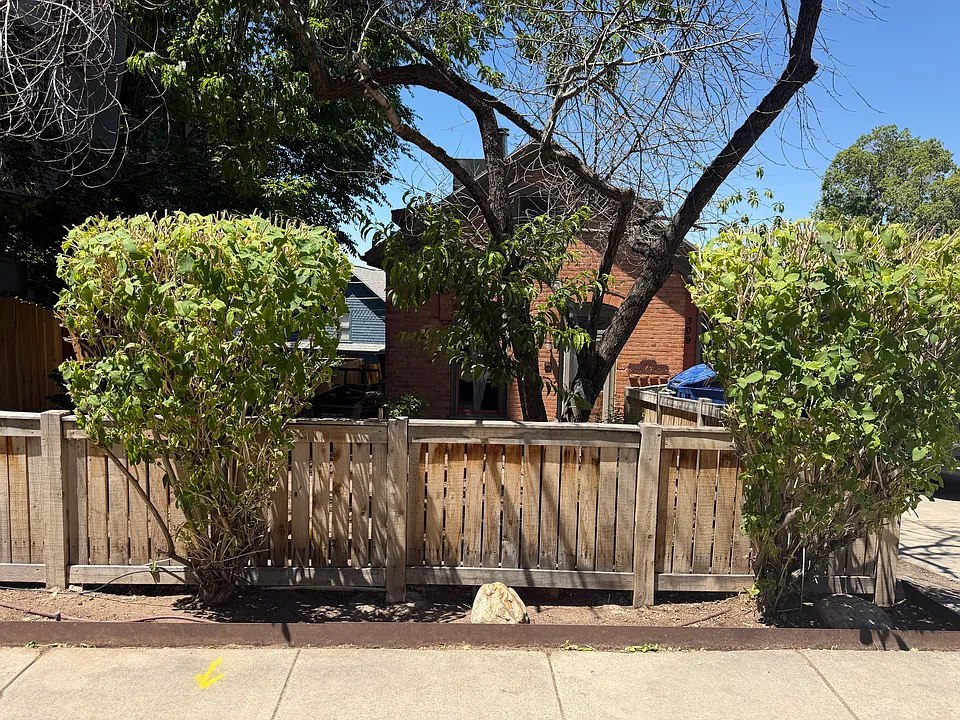 309 N Almond St