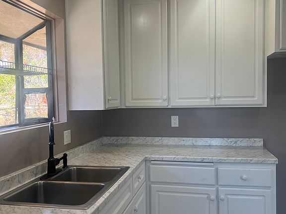 3rd image of 13787 Aults Ave