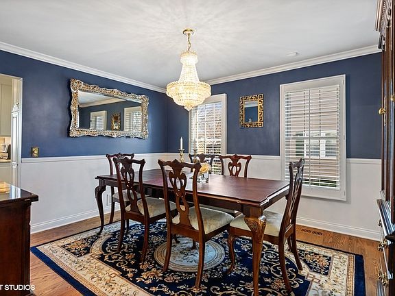 4th image of 3064 Crestwood Ln