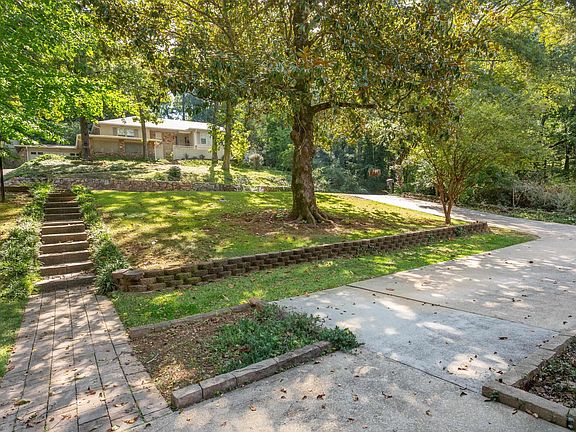 4th image of 104 Canyon Dr