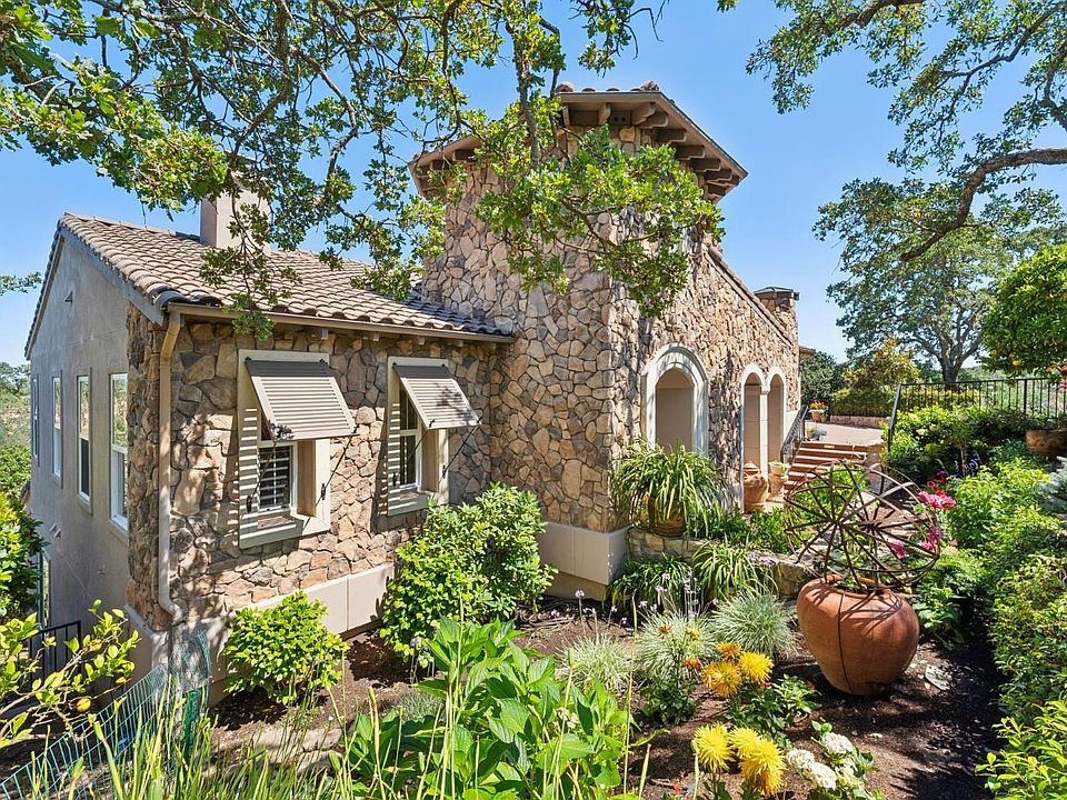 1st image of 115 Stonetree Lane