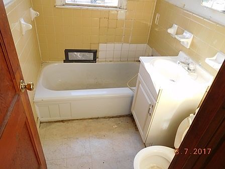 5th image of 1217 SW 25th Pl