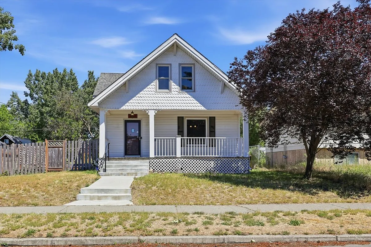 4 bed, 2104 sqft, $2,400 — Photo 1