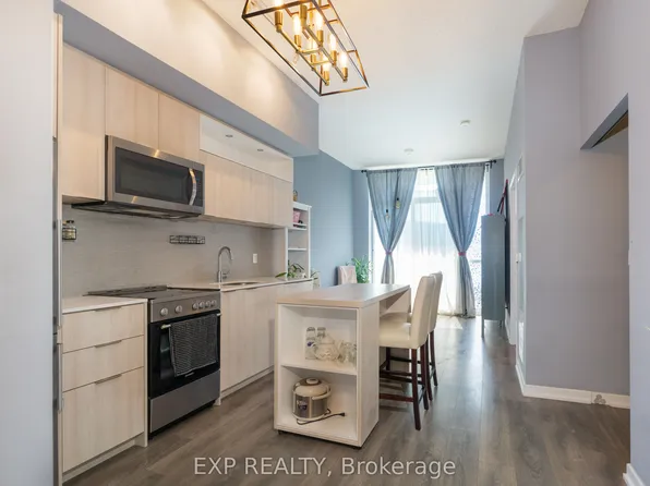 50 Forest Manor Rd #209, Toronto, ON M2J 0E3