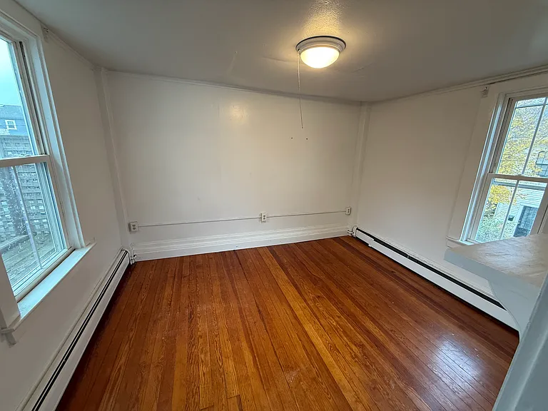 18 Leyden St #2E — Photo 14