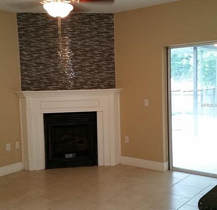 3rd image of 1069 Dudley Dr