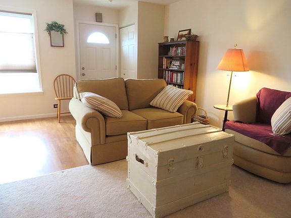 2nd image of 1525 Cove Dr Unit 194-B