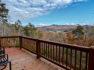 72 Bear Cub Trl, Hayesville, NC 28904