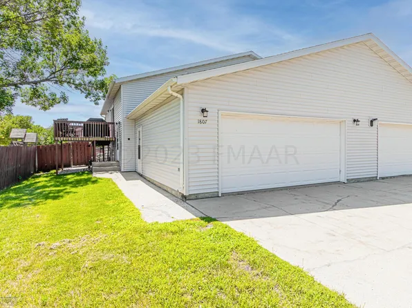1807 32nd Ave S, Fargo, ND 58103