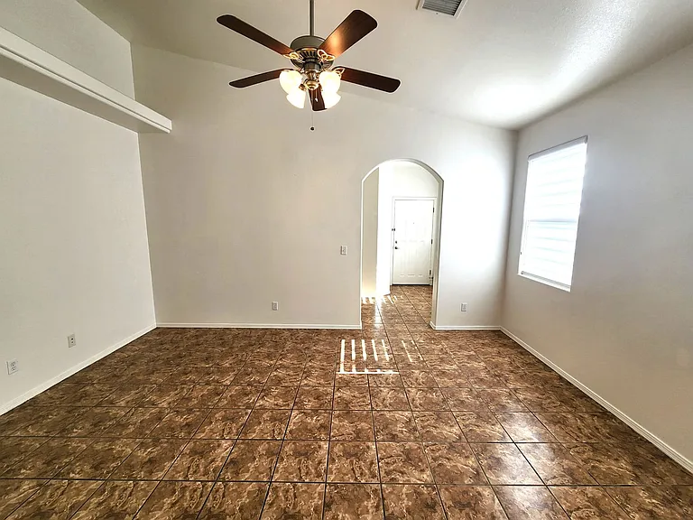 4942 Sherwood Rd — Photo 11