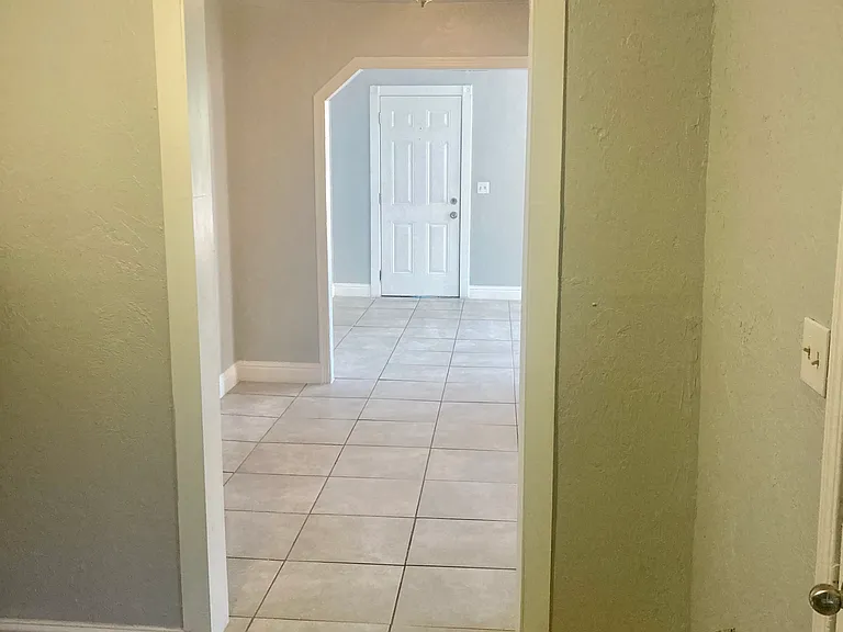 4704 N Mueller Ave — Photo 8
