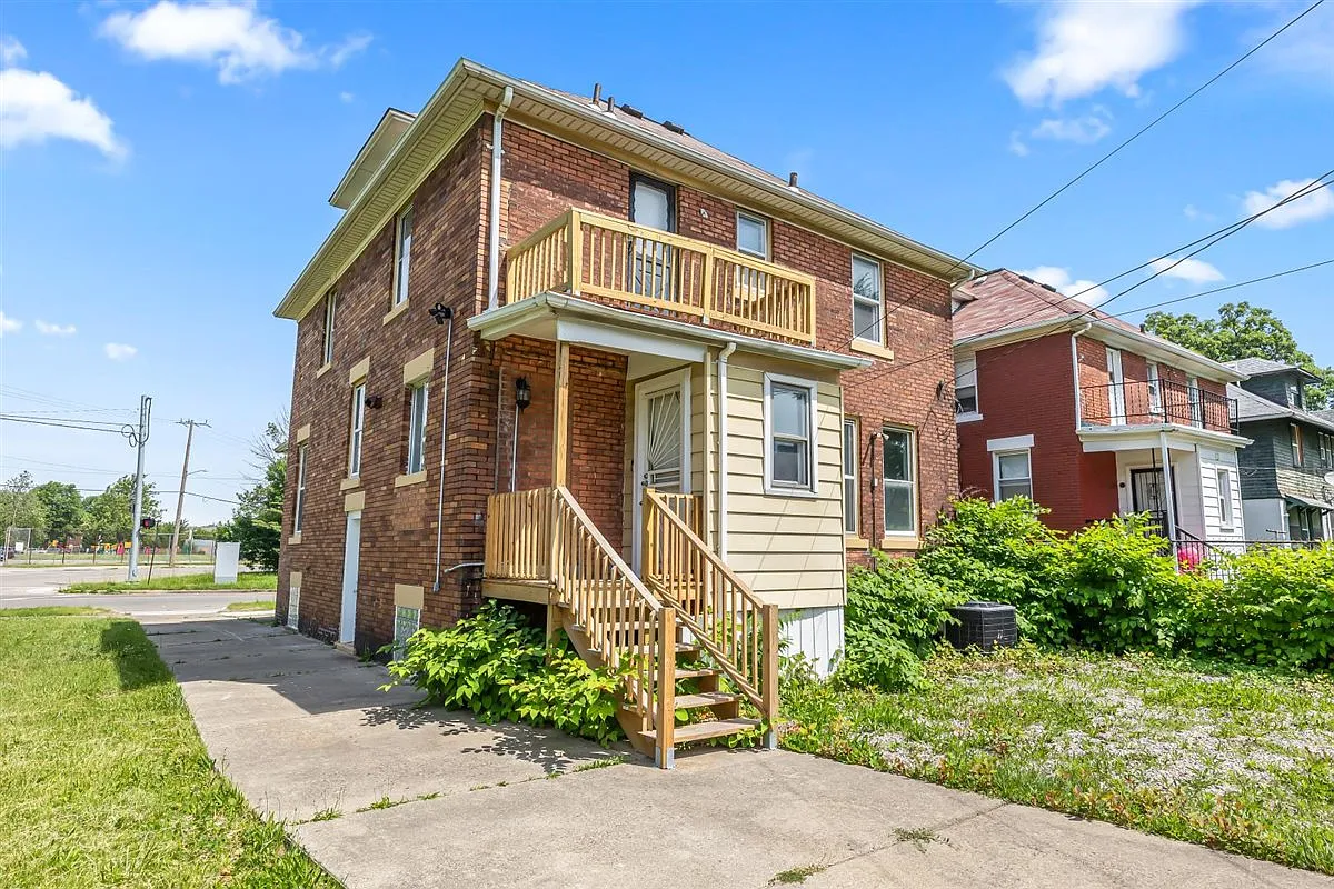 Building Photo - 216-1HOLBROOK Street