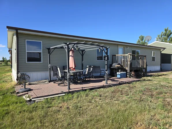 403 Explorers Cove Ct, Pierre, SD 57501