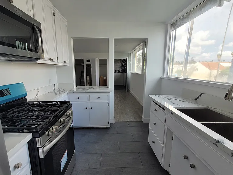 Kenmore — Photo 20