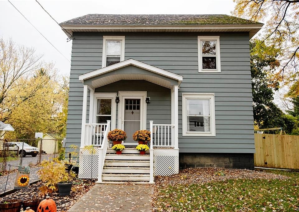1st image of 721 Oswego St