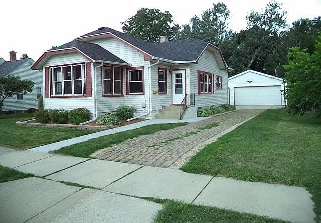 1st image of 152 S Randall Ave