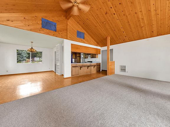 4th image of 813 Lassen View Dr