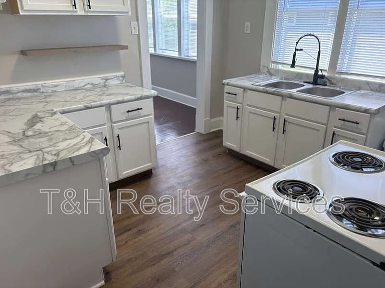3130 N Park Ave — Photo 9