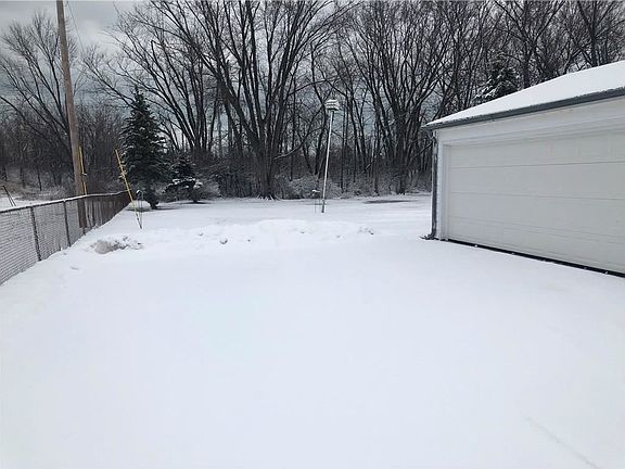3rd image of 54 New York Ave