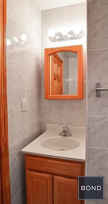 Rented by Bond New York | media 21