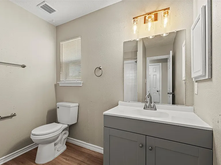 7134 Prairie Village Dr — Photo 10