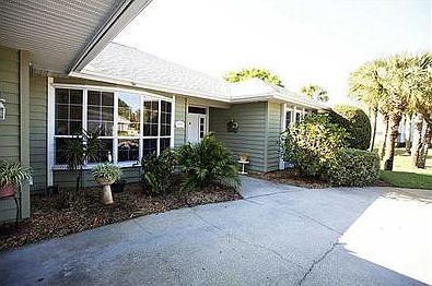 4th image of 405 32nd Ave SW