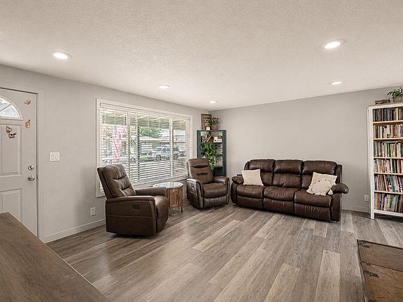 2nd image of 45 Ashley Pl