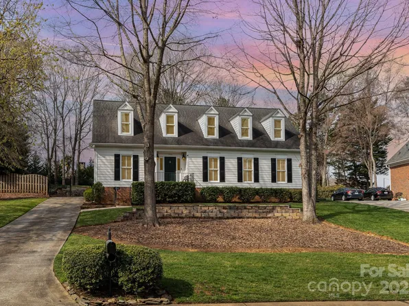 10332 Hollybrook Dr, Charlotte, NC 28277