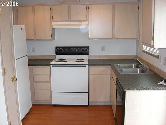 5th image of 4000 NE 109th Ave Unit 243A
