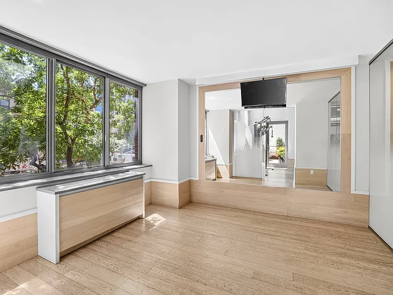 360 W 43rd St #S17A — Photo 13