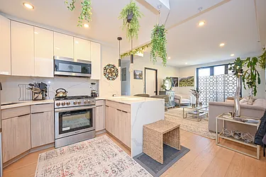 116-17 Grosvenor Lane, #3A