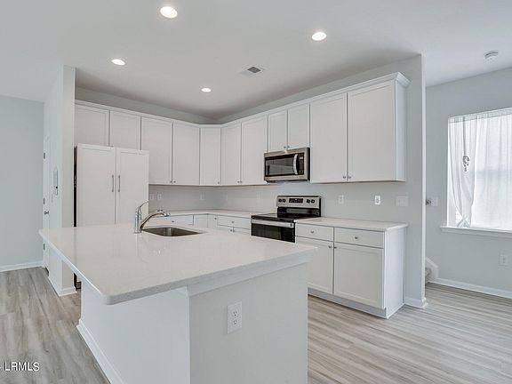 4th image of 41 Garden Gate Circle E