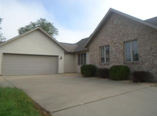 4588 Heron Rd, Pinckneyville, IL 62274
