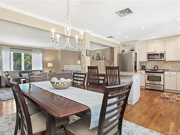 5th image of 230 Little Hill Dr