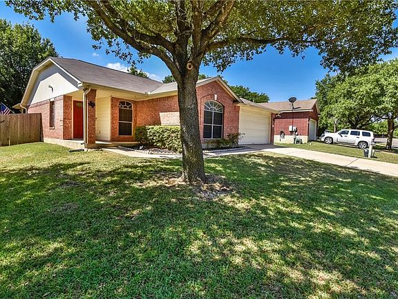 3rd image of 2610 Bradley Ln