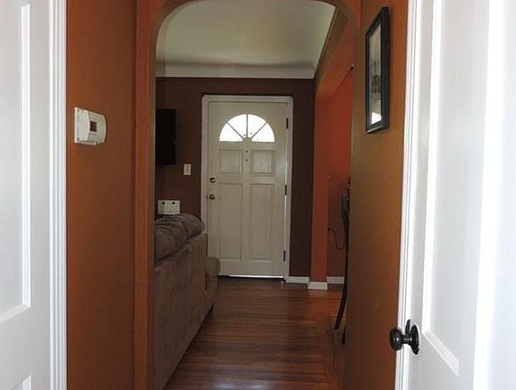5th image of 16204 Westdale Ave
