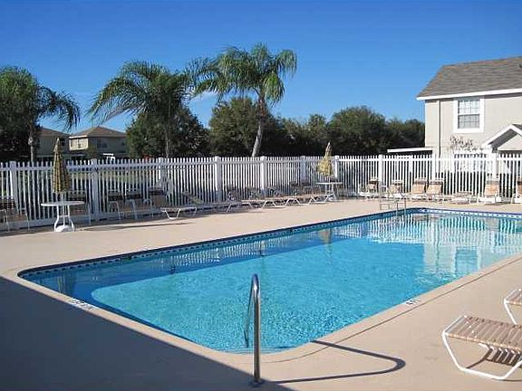3rd image of 575 Kensington Lake Cir