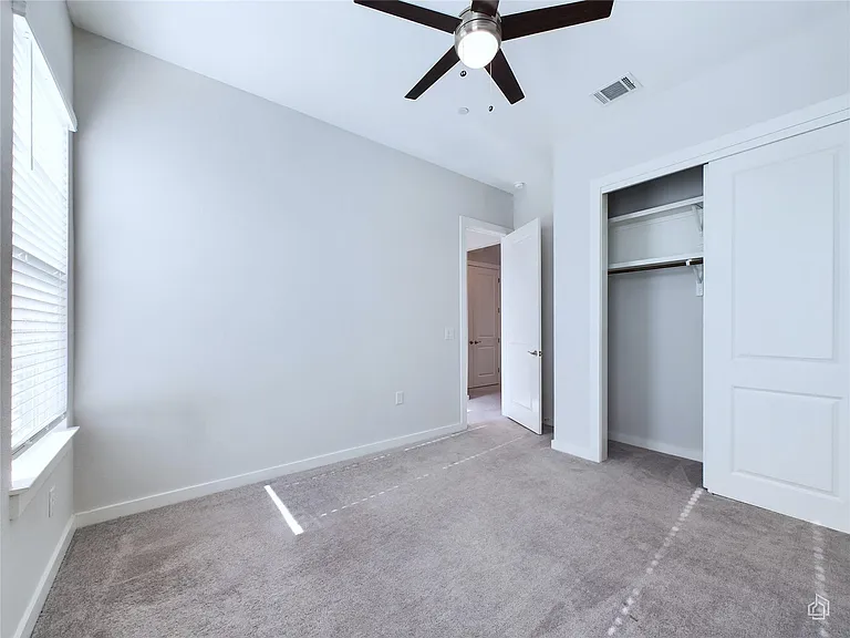 12001 Vista Parke Dr #904 — Photo 22