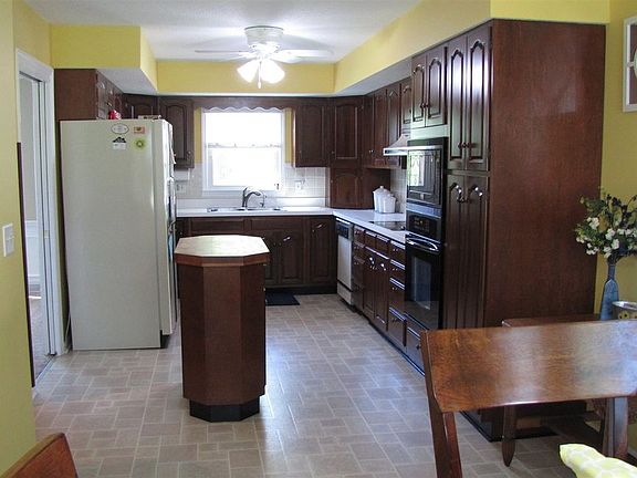 5th image of 1812 Cottonwood Dr