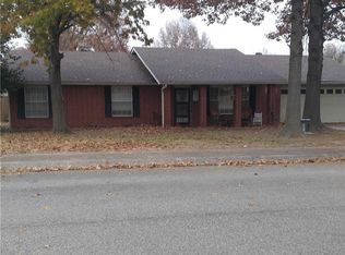 2703 S 43rd Pl, Springdale, AR 72762