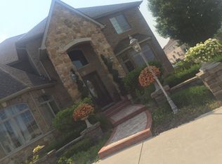 9738 Warwick Ct, Munster, IN 46321