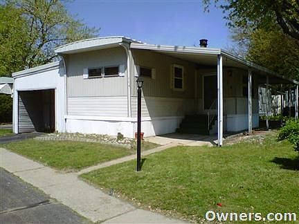 114 W. Woodstock Ln (spacious corner lot)