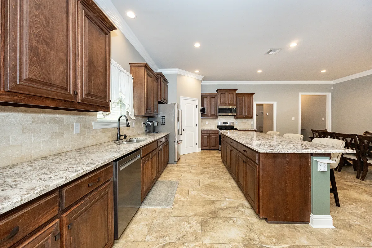 Building Photo - 812 Beaumont Dr