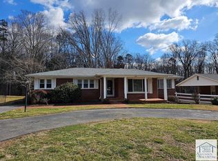 709 Prospect Hill Dr, Martinsville, VA 24112
