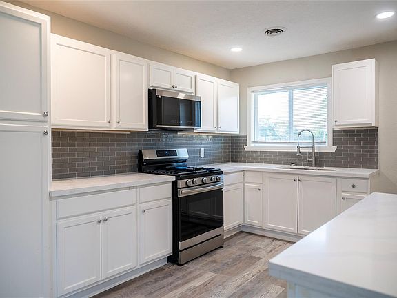 5th image of 5502 Elm Tree Dr