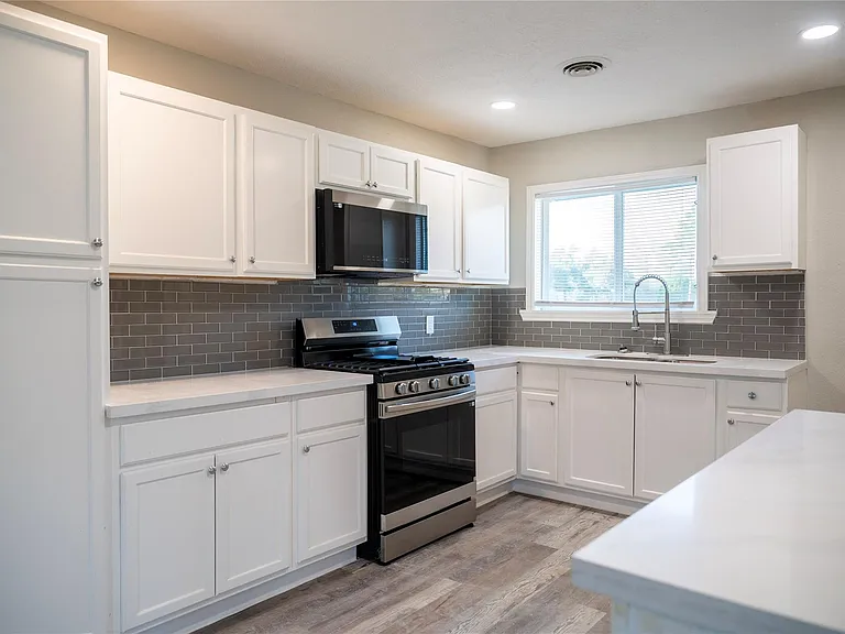5502 Elm Tree Dr — Photo 5