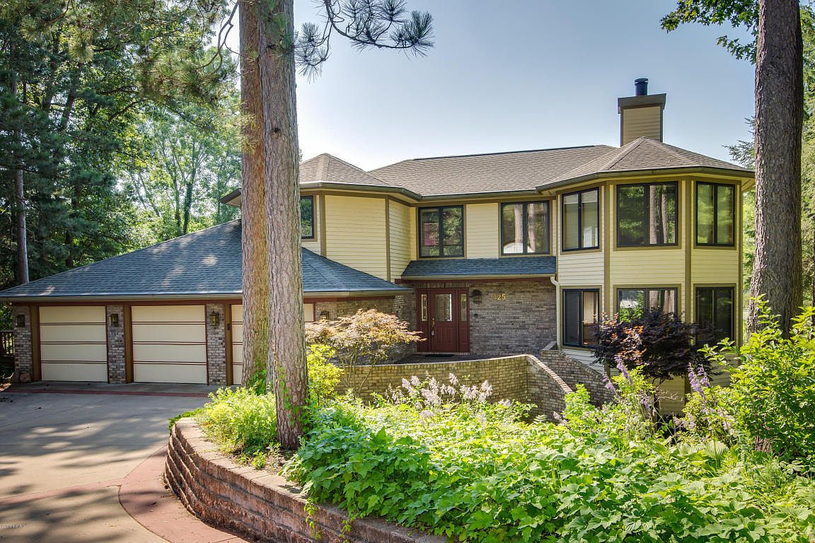 425 Springwood Dr, Kalamazoo, MI 49009 | Zillow