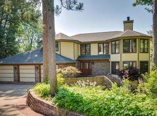 425 Springwood Dr, Kalamazoo, MI 49009