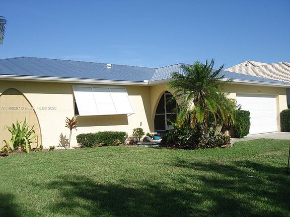 2nd image of 1116 San Mateo Dr