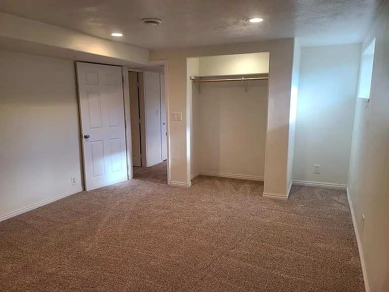 245 N 600 E #B — Photo 7